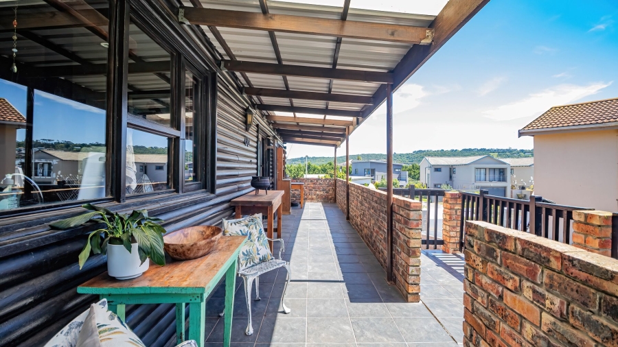 5 Bedroom Property for Sale in Lovemore Park Eastern Cape